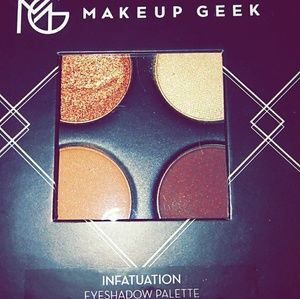 NWT Makeup Geek eyeshadow palette